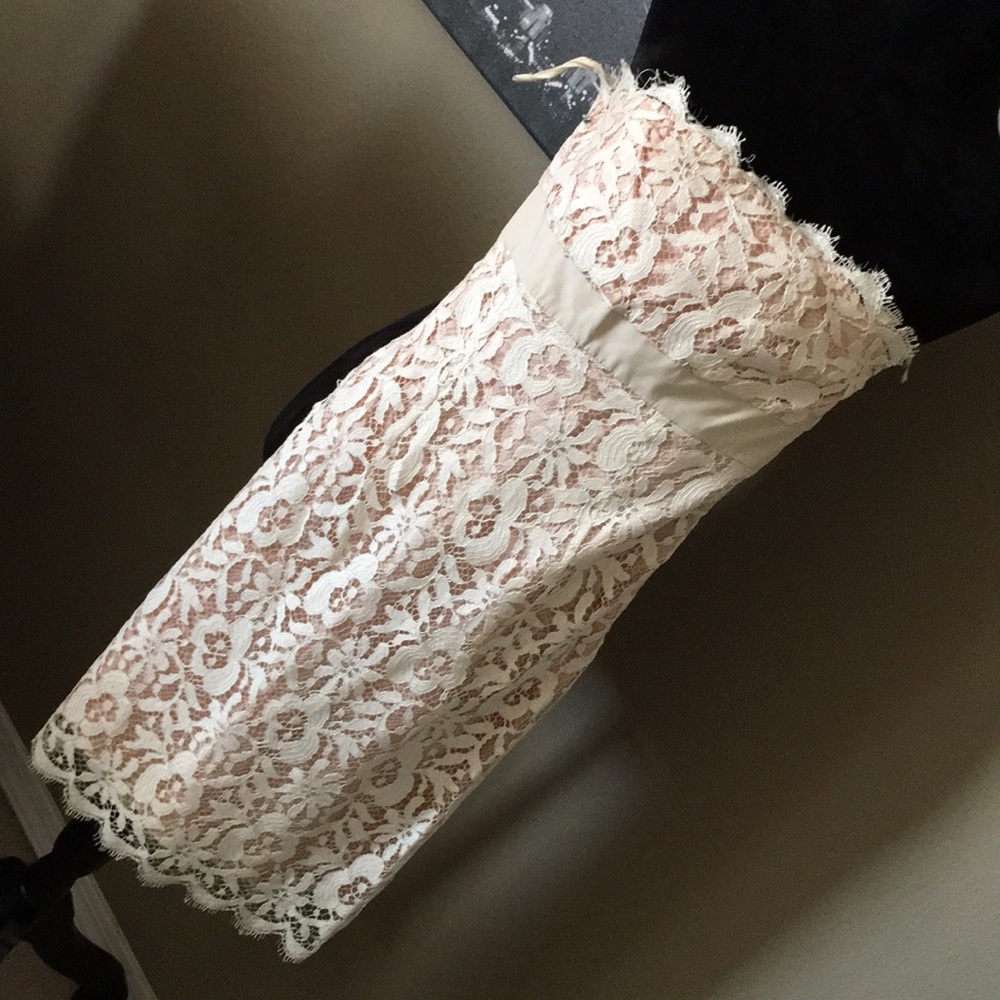 Super classy and sexy strapless dress